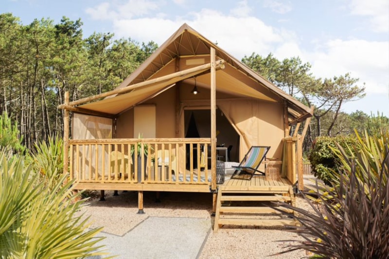 Wood Lodge 26m² 2 Schlafzimmer + Terrasse (mit Sanitäranlagen)+tv