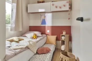 Mietunterkunft - Mobilheim Confort Riviera 25M² - 2 Schlafzimmer + Klimaanlage +Tv + Überdachte Terrasse - Flower Camping Du Lac De Thésauque