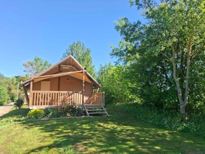 Wood Lodge 34m² 3 bedrooms + terrace (with private facilities)+tv