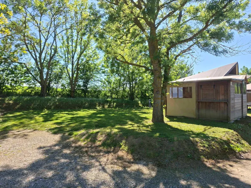 Forfait Freecamp Guinguette (Avec Coin Cuisine Et Sanitaires Privés + Terrasse Couverte)