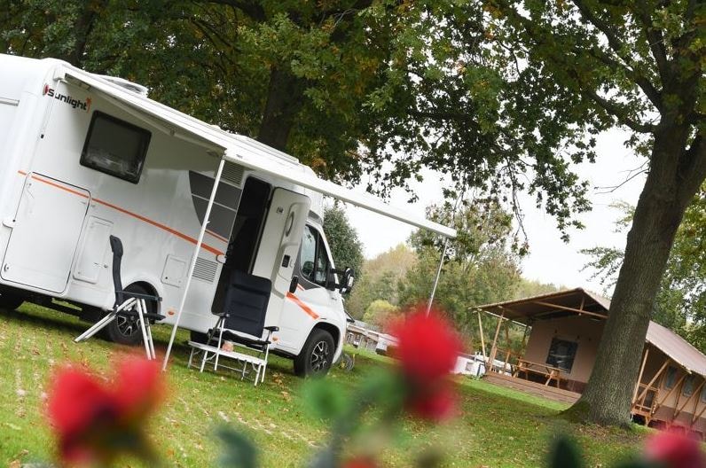 Emplacement Confort de luxe Camping-Car avec sanitaires privés
