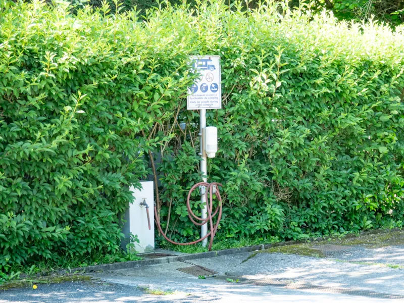 Emplacement Camping  100M² + 1 Voiture + Électricité 10A