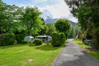 Camping pitch 100m² + 1 car + electricity 10A