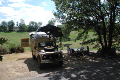 Camping Plot:  80m². 1 or 2 people + tent or caravan or Campervan + 1 car + 6 amp