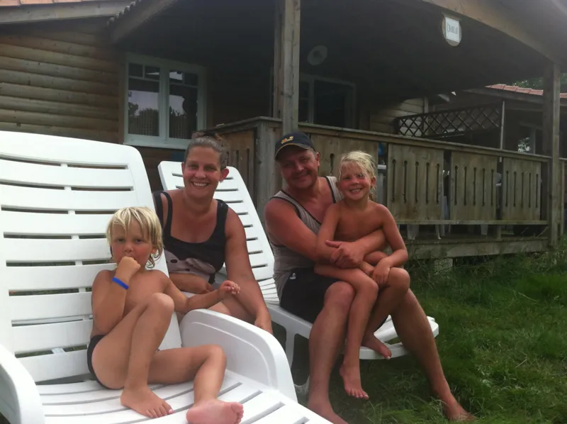 Chalet Charlay En Bois Avec Terrasse - 35 M² Avec Climatisation