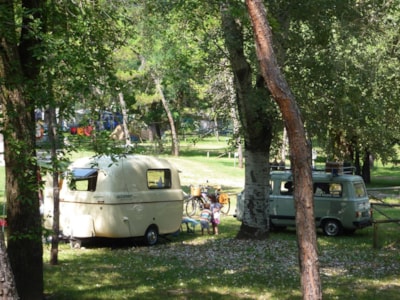 Pitch (100 mq): car + tent/caravan or camping-car + electricity — 1