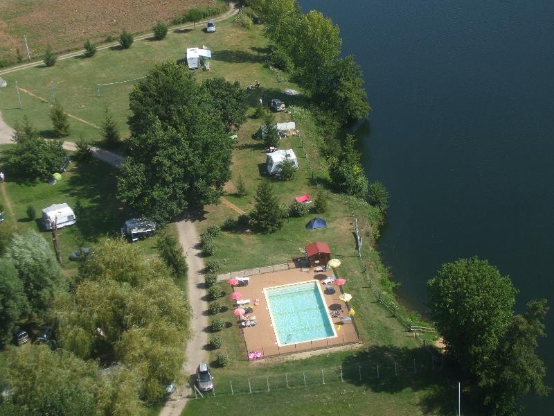 Camping Les Catalpas — Photo 1