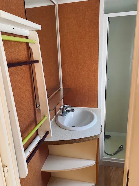 H 07 Mobilhome Clim  2 Ch Grande Terrasse