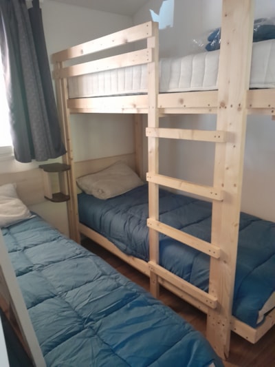 H09 MOBIL HOME with air conditioning - 2 bedrooms - large terrace