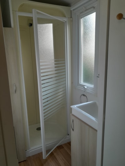 H09 MOBIL HOME with air conditioning - 2 bedrooms - large terrace