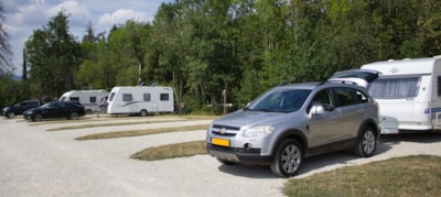 Package: Pitch + car + caravan / camping-car / tent + electricity + Dog — 4