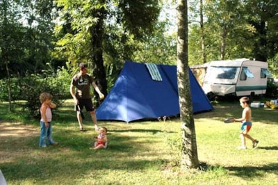 Pitch : car + tent/caravan or camping-car — 3
