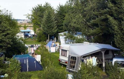 Comfort Pitch 100m² - electricity 6A and Water point