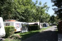 Camping LE PYRENEEN - image n°4 - Roulottes
