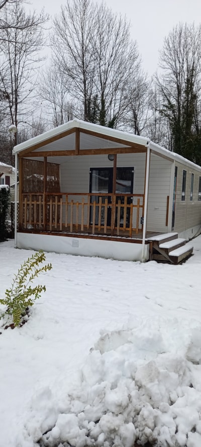 Mobil home 2 bedrooms + sheltered terrace- PANAMA