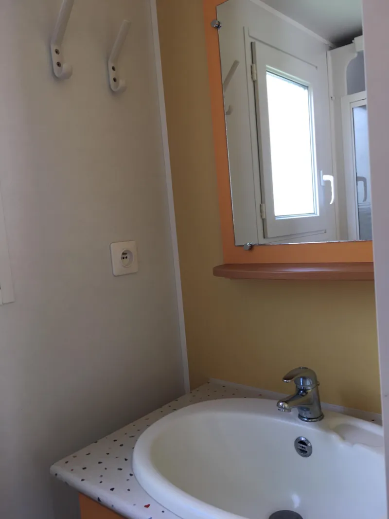 Petit Mobil-Home 2 Chambres - Terrasse En Bois Non Couverte - 20M² (R14 - R15 - 038)