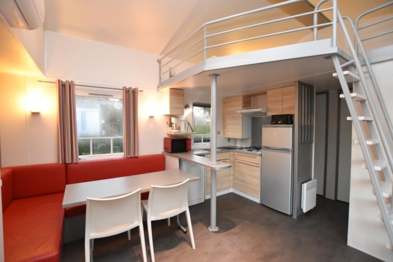 Mobilheim - 3 Schlafzimmer + Mezz - 043 - Überdachte Terrasse