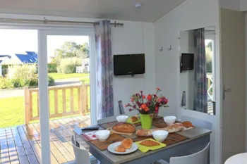 Mietunterkunft - Mobilheim  Confort 3 Zimmer 6 Personen + Terrasse - Camping Des Hautes Grées