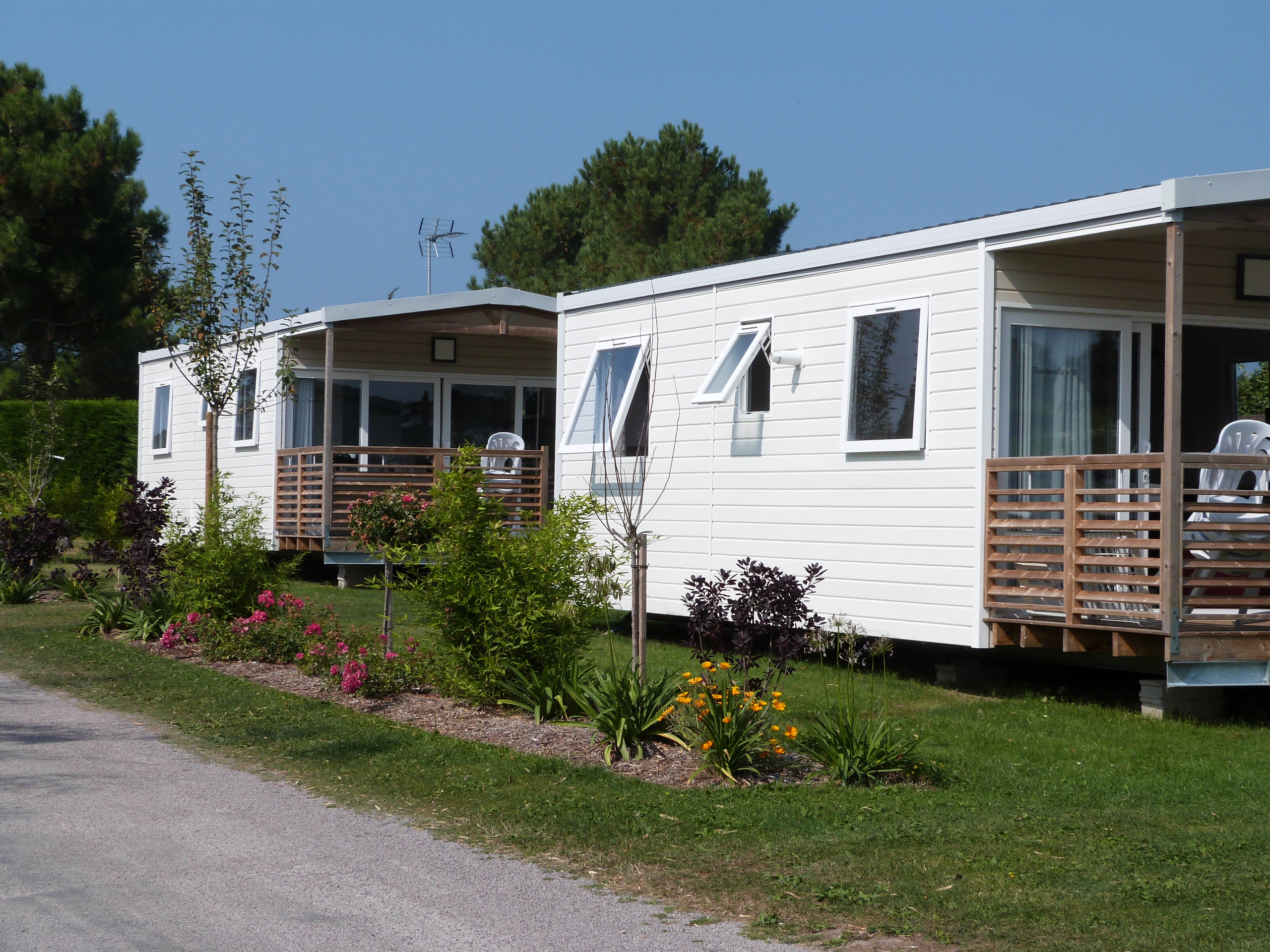 Location - Mobil Home Confort 2 Chambres Avec Terrasse - Camping Des Hautes Grées