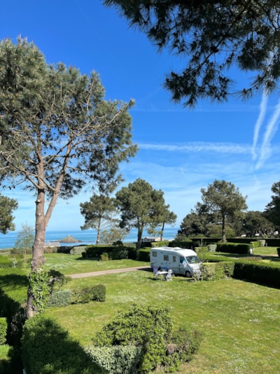 Camping car rate 1st day (2 persons + 1 pitch + electricity) — 2