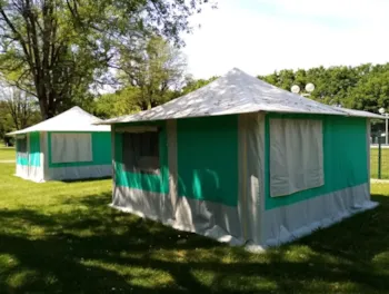 Mietunterkunft - Bungatoile - 20M² - 2 Schlafzimmer - Ohne Sanitäranlagen - Camping Les Berges du Célé