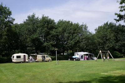 Basic Pitch : car + tent/caravan or camping-car + electricity + water — 2