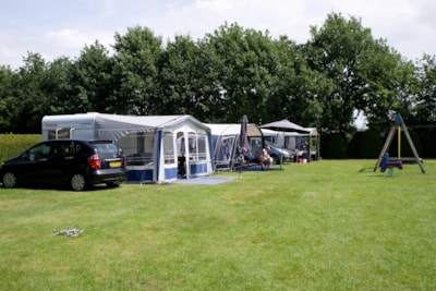 Comfort Pitch : car + tent/caravan or camping-car + electricity + water — 2