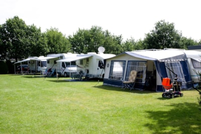 Comfort Pitch : car + tent/caravan or camping-car + electricity + water — 1
