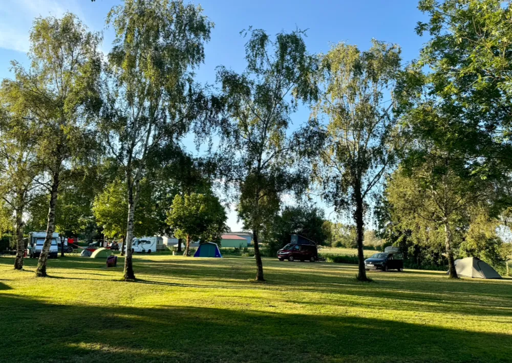 Emplacement - Emplacement Nu Cycliste Ou Randonneur - Sans Véhicule À Moteur - Camping La Venise de l'Ouest