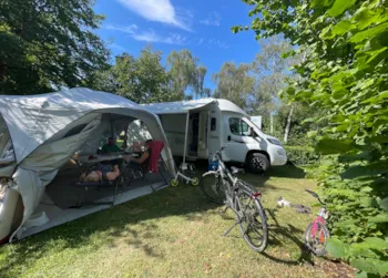 Emplacement - Emplacement Nu Avec 1 Véhicule - - Camping La Venise de l'Ouest