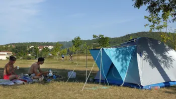 Stellplatz - Undelimited Pitch (Tent, Caravan, Motor-Home) - Pedestrian Or Cyclist - 1 Person - Camping RIVIERE DE CABESSUT