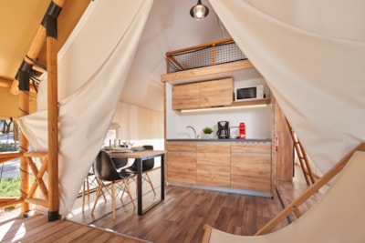 SAFARI tents — 4