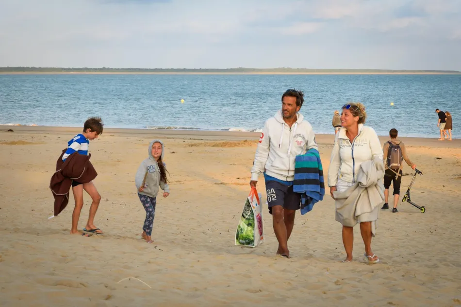 Flower Camping l'Escale du Perthuis