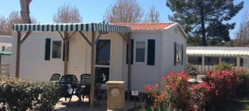 Mietunterkunft - Mobilheim Standard 26M² 2 Schlafzimmer + Terrasse (Strandseite) - Flower Camping l'Escale du Perthuis