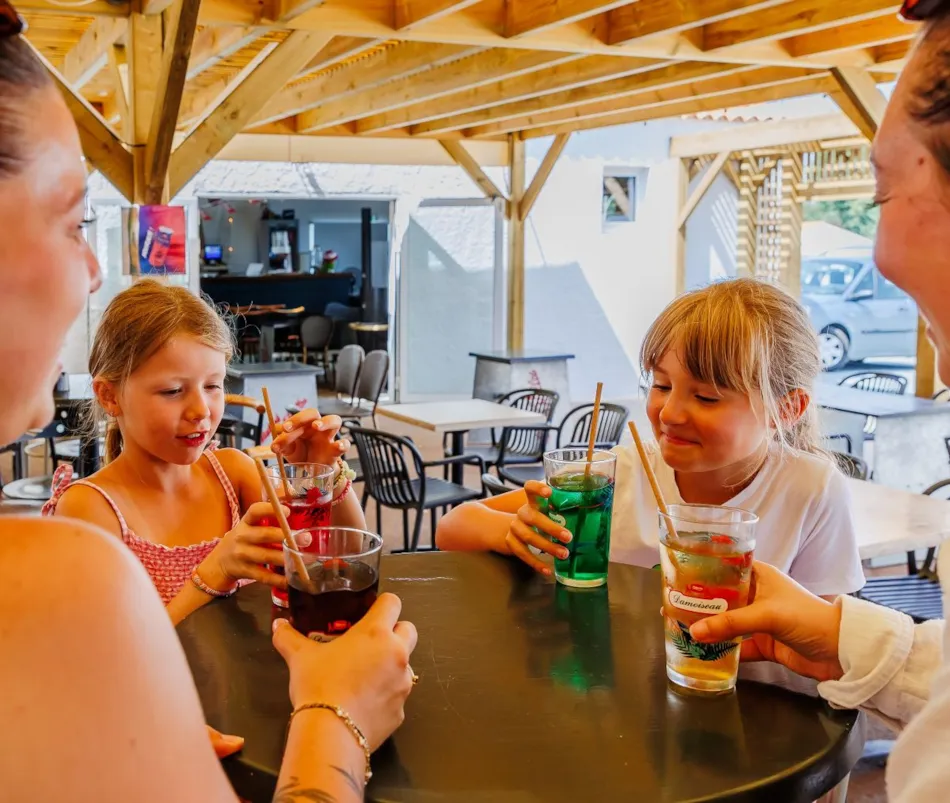 Flower Camping l'Escale du Perthuis