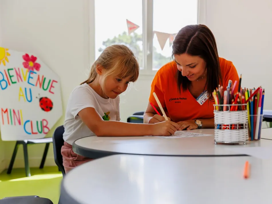 Flower Camping l'Escale du Perthuis