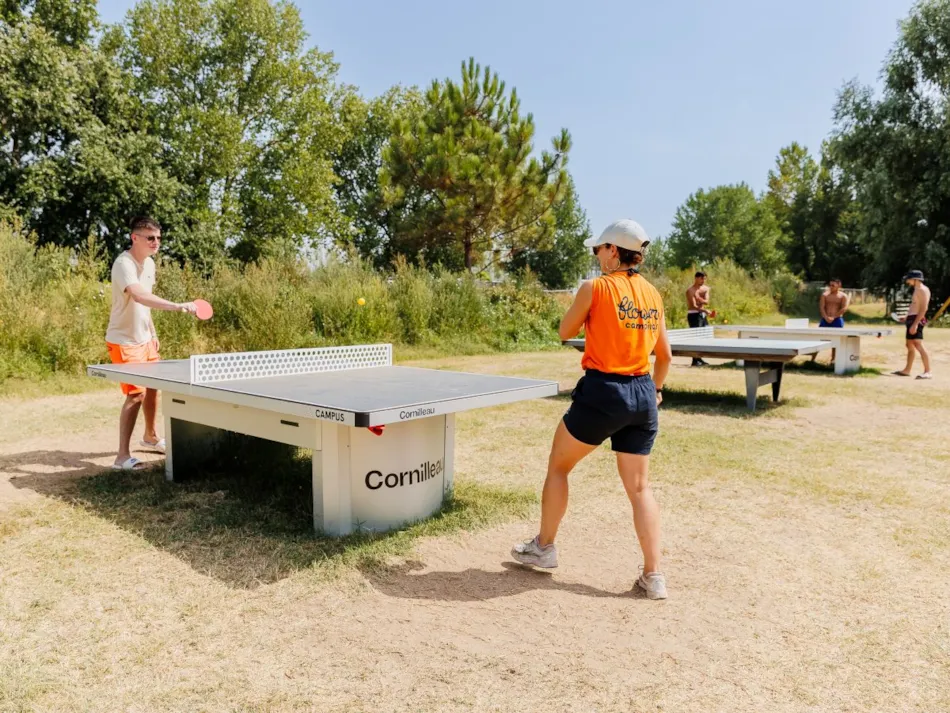 Flower Camping l'Escale du Perthuis