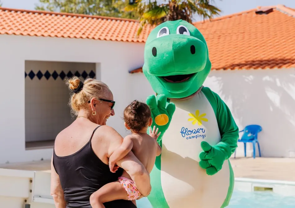 Flower Camping l'Escale du Perthuis