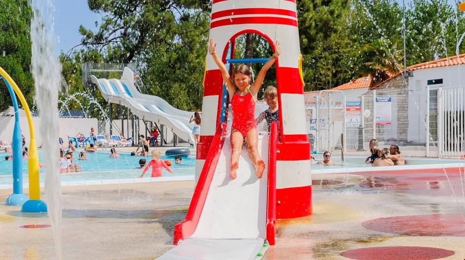 Flower Camping l'Escale du Perthuis