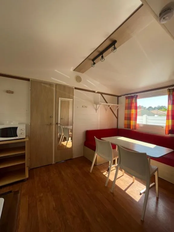 Location - Mobil-Home Standard 26M² 2 Chambres + Terrasse (Coté Terre) - Flower Camping l'Escale du Perthuis