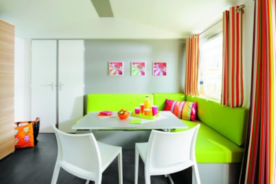 Mobil-home Confort 26m² 2 bedrooms + Half-covered terrace PRM (beach side)
