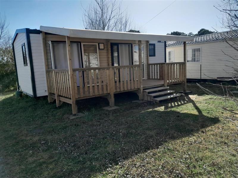 Stacaravan Premium 2 slaapkamers + Half -schaduwrijk terras + airconditioning (Landkant)