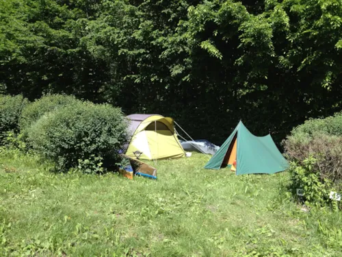 Stellplatz - Klassischer Stellplatz (90-100M²), Ohne Strom (1 Anlage/1 Auto/Kein Strom) - image n°5 - Camping Qualité l'Eden de la Vanoise