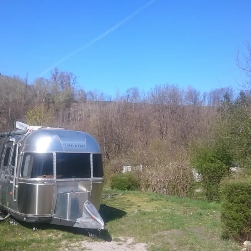 Emplacement Classique (90-100M²), Électric. 6A (1Installation/1 Voiture/Électricité 6A)+Raccordement