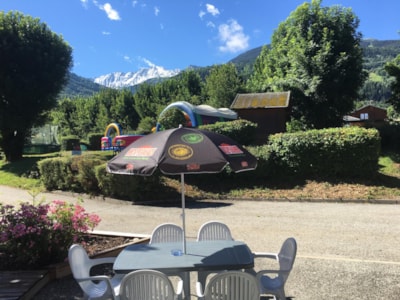 Large pitch 100-120m², electricity 16A (1 tent, 1 caravan or 1 motorhome / 1 car)