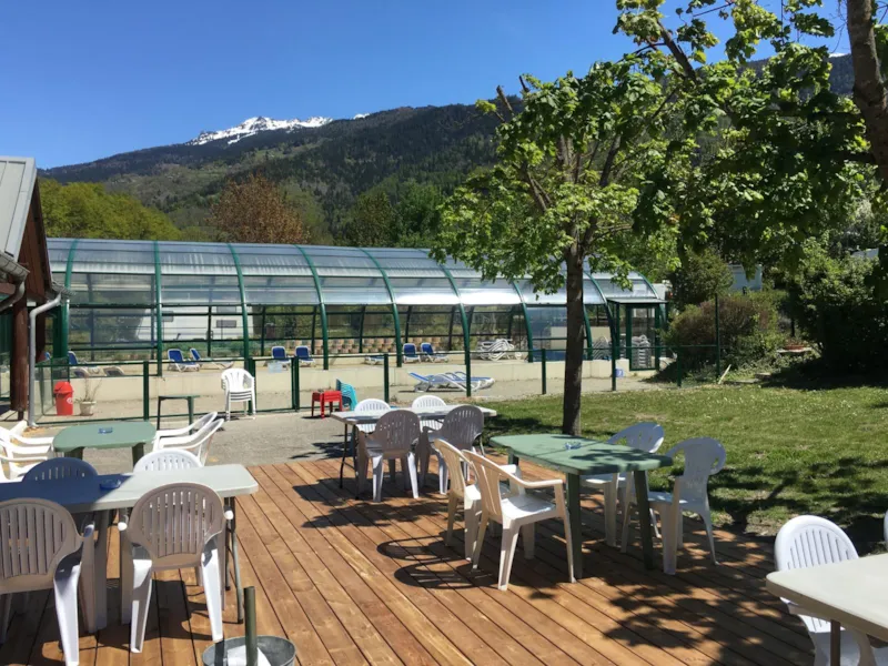 Grand Emplacement 100-120M², Électricité 16A (1 Tente, 1 Caravane Ou 1 Camping-Car / 1 Voiture)