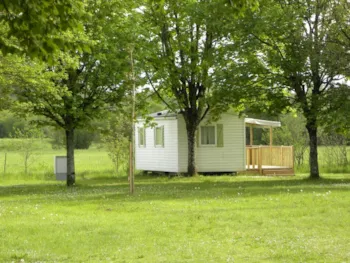 Mietunterkunft - Mobil Home Titania (2 Adultes & 2 Enfants De Moins De 15 Ans Possible) - Camping Le Bivouac