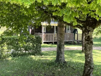 Mietunterkunft - Mobile-Home Cottage 4 Pers. : 1 Ch Lit Double -1 Ch 2 Lits Simples - Terrasse Semi Couverte - Camping Le Bivouac