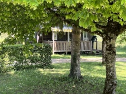 Huuraccommodatie(s) - Mobile-Home Cottage 4 Pers. : 1 Ch Lit Double -1 Ch 2 Lits Simples - Terrasse Semi Couverte - Camping Le Bivouac
