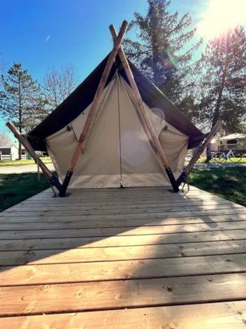 Mietunterkunft - Zelt Moorea 2 Pers - 6M² - 2 Einzelbetten - Kopfkissen Und Bettdecke - Nicht Überdachte Holzterrasse - Camping Le Bivouac